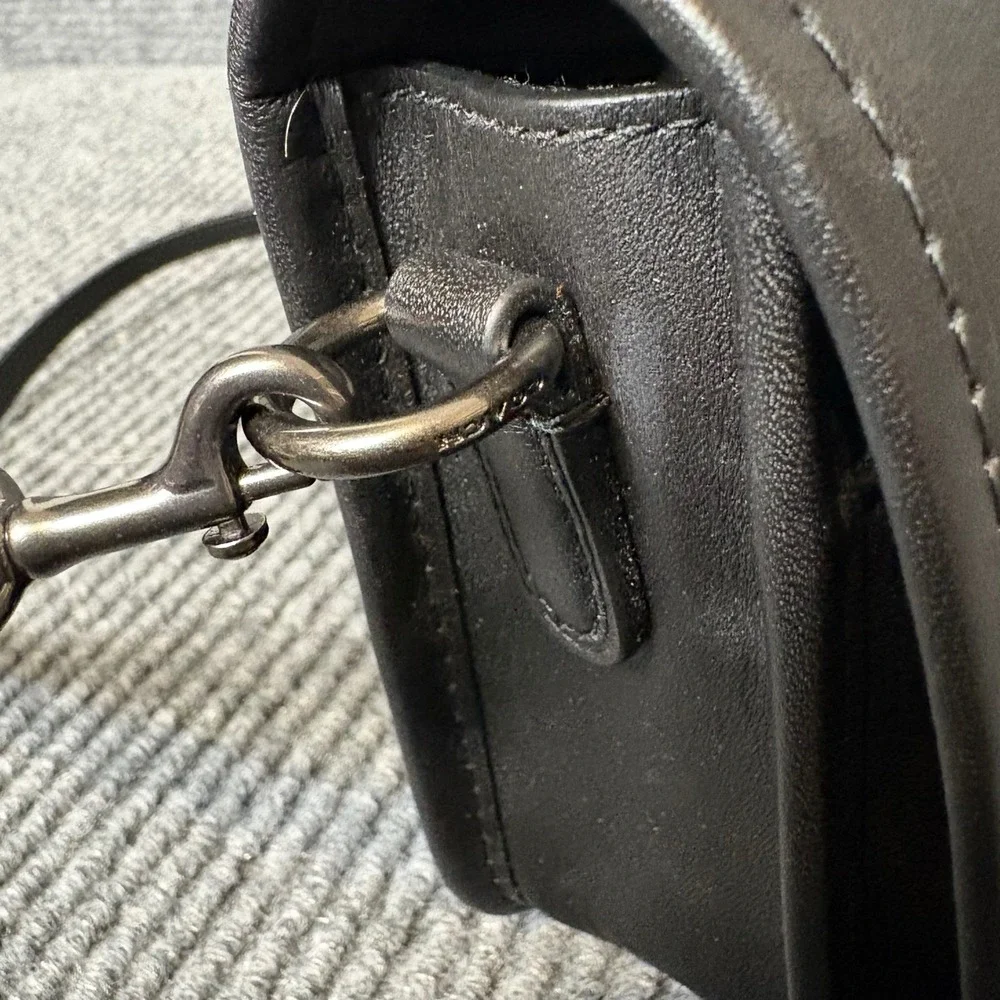Coach Dinky Crossbody Bag Black Glovetanned Leather Turnlock Gunmetal